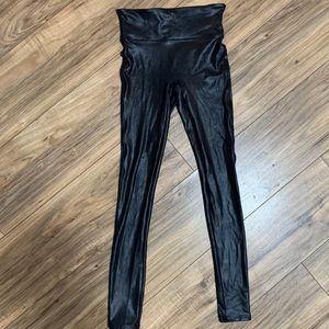Spank faux leather legging
